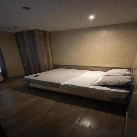 Lpl Paris Hotel Exterior photo